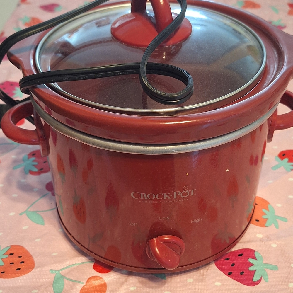 Crock-Pot Red Slow Cooker with Glass Lid